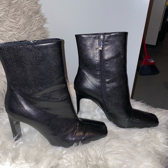 Zara Leather Boot - Picture 2 of 2